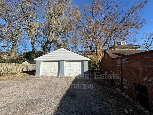 Photo - 810 Sunset Ave