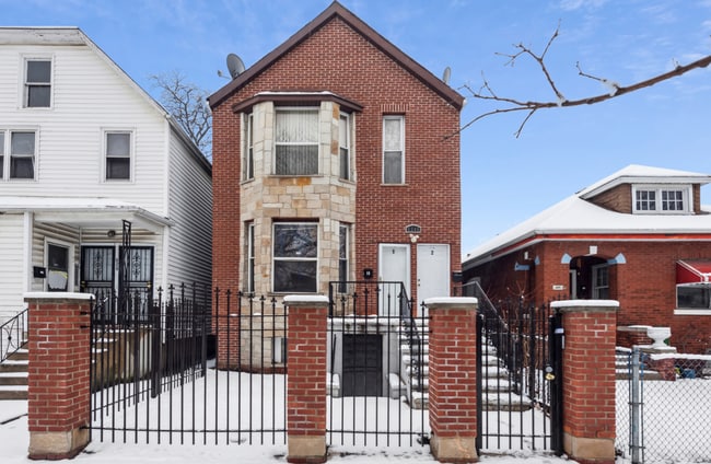 Building Photo - 6346 S Saint Lawrence Ave Unit #1