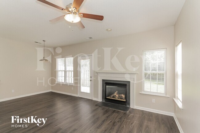 12636 Waterfall Pl