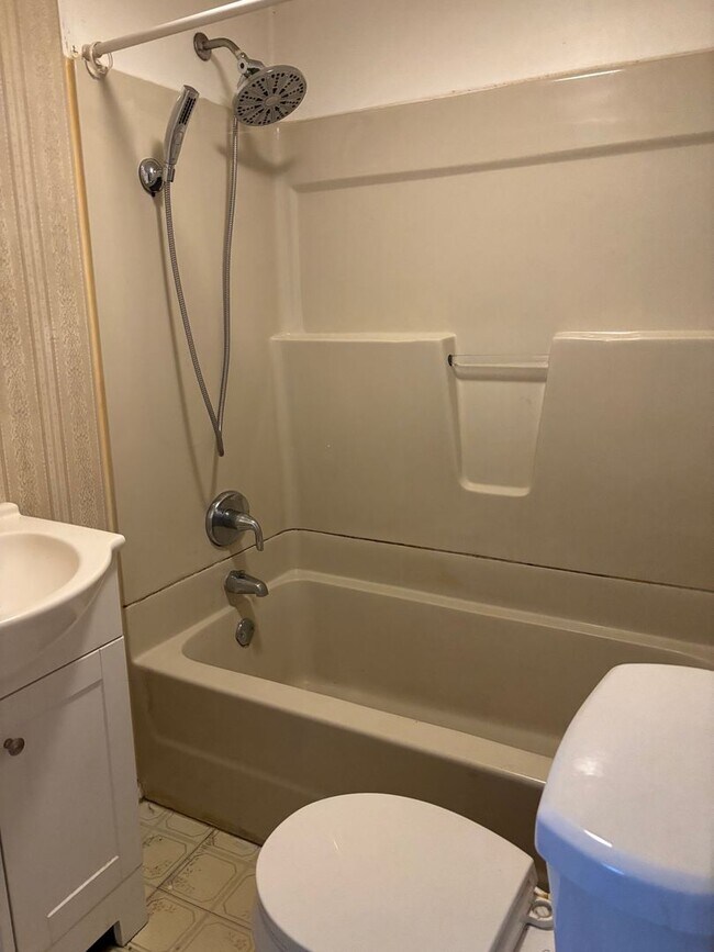 Photo - 816 22nd St Unit 816 22nd St / Apt 3