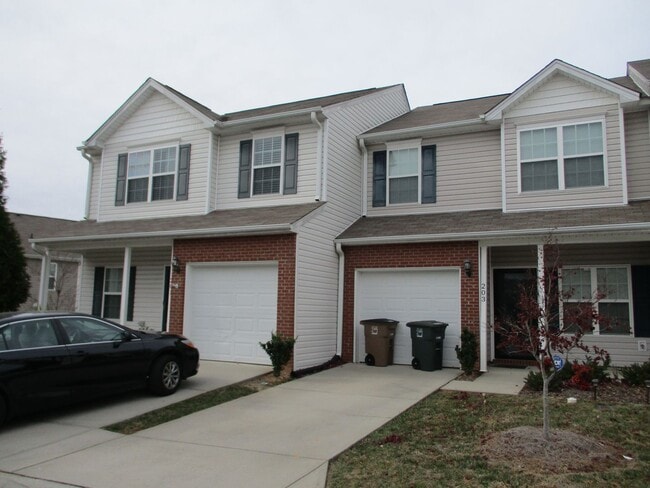3 Bedroom Townhouse with a Loft Area and a... - 3 Bedroom Townhouse with a Loft Area and a...