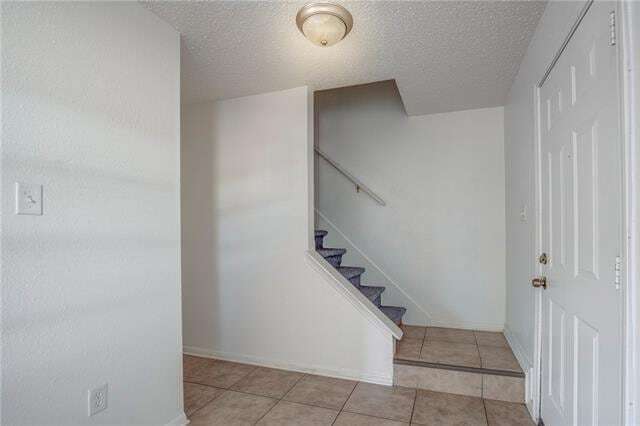 Photo - 44 Carriage Ln