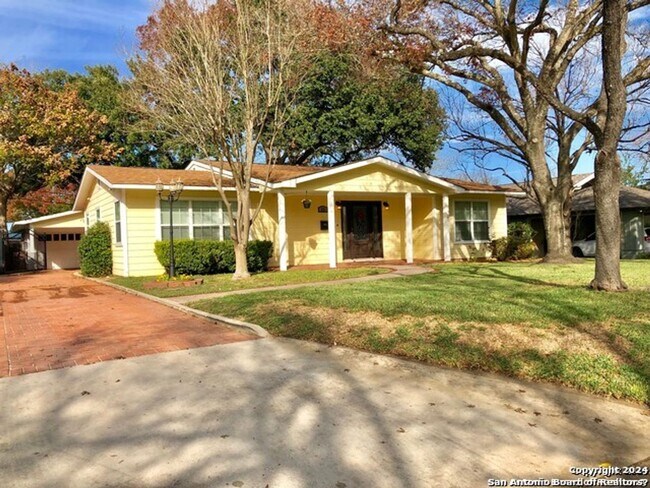 3 Bedroom/3 Bath Alamo Heights Subdivision - 3 Bedroom/3 Bath Alamo Heights Subdivision House