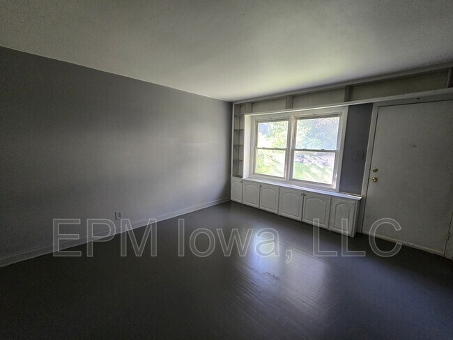 Photo - 221 Madison St