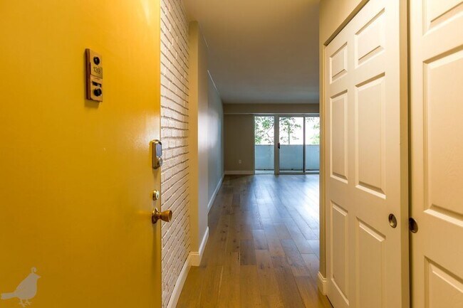 Photo - 700 7th St SW