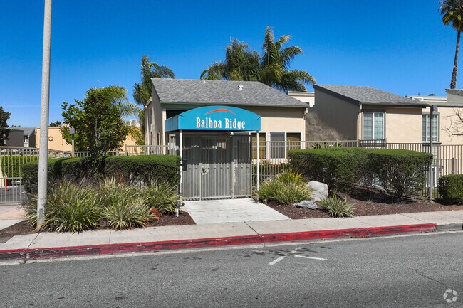 Entrada - Balboa Ridge Condos