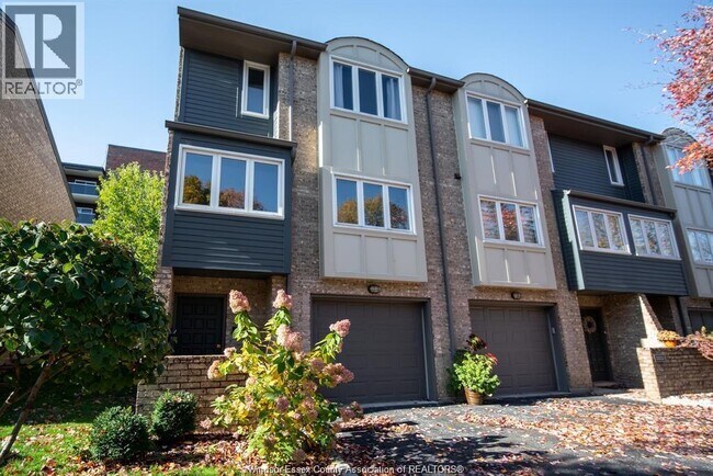 Photo - 3925 Riverside Dr E