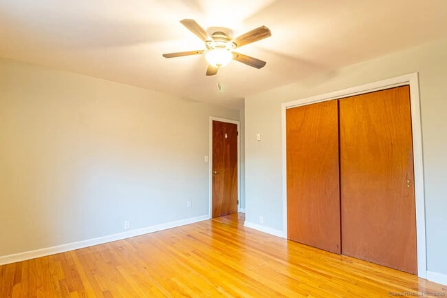 Photo - 405 Noank Ledyard Rd