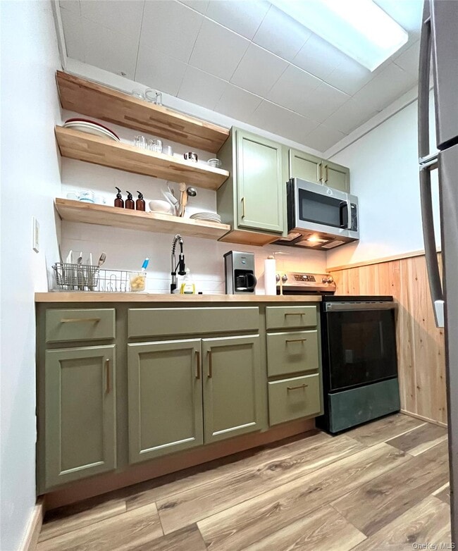 Building Photo - 1959 Old Rte 17 Unit Penthouse