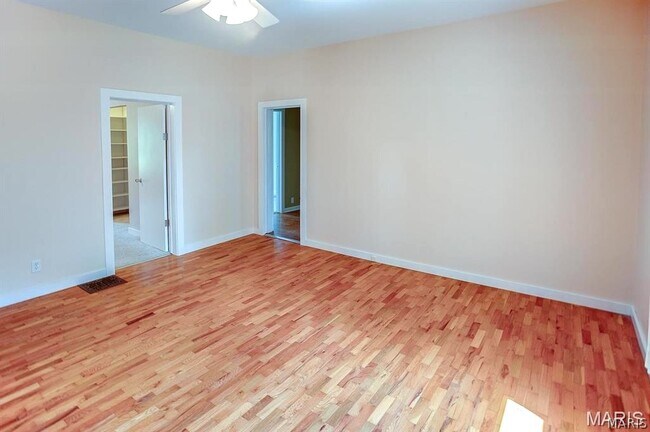 Photo - 126 S Meridian Rd