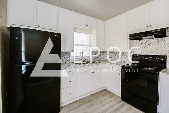 Photo - 104 Pine Ave