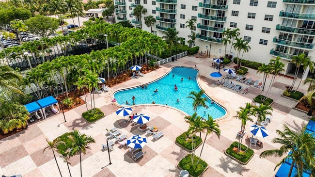 Photo - 19370 Collins Ave Unidad ID1227552P