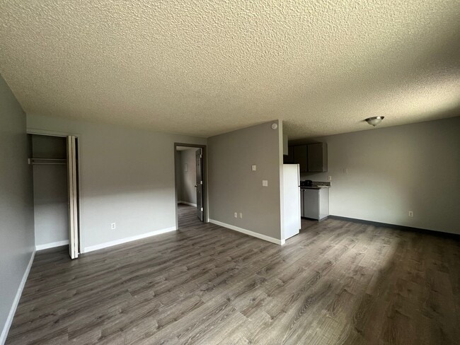 Photo - Stark Street Crossing