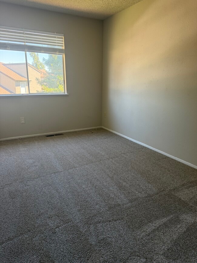 Photo - 1920 Grande Cir