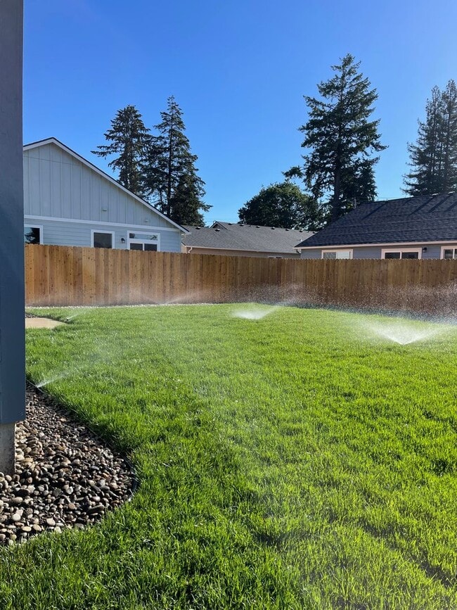 Eugene 3 Bed 2.5 Bath, 2 Story Single Fami... - Eugene 3 Bed 2.5 Bath, 2 Story Single Fami... House