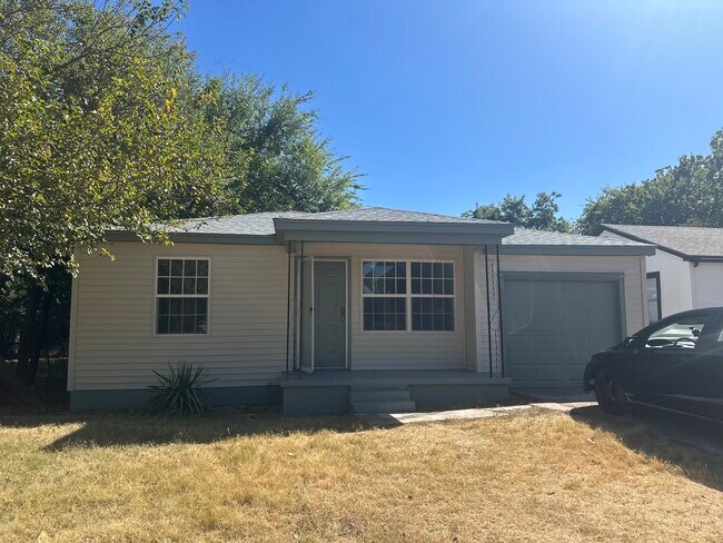 Photo - 1706 NW Baldwin Ave