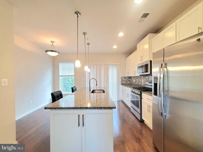 135 Prado Ln