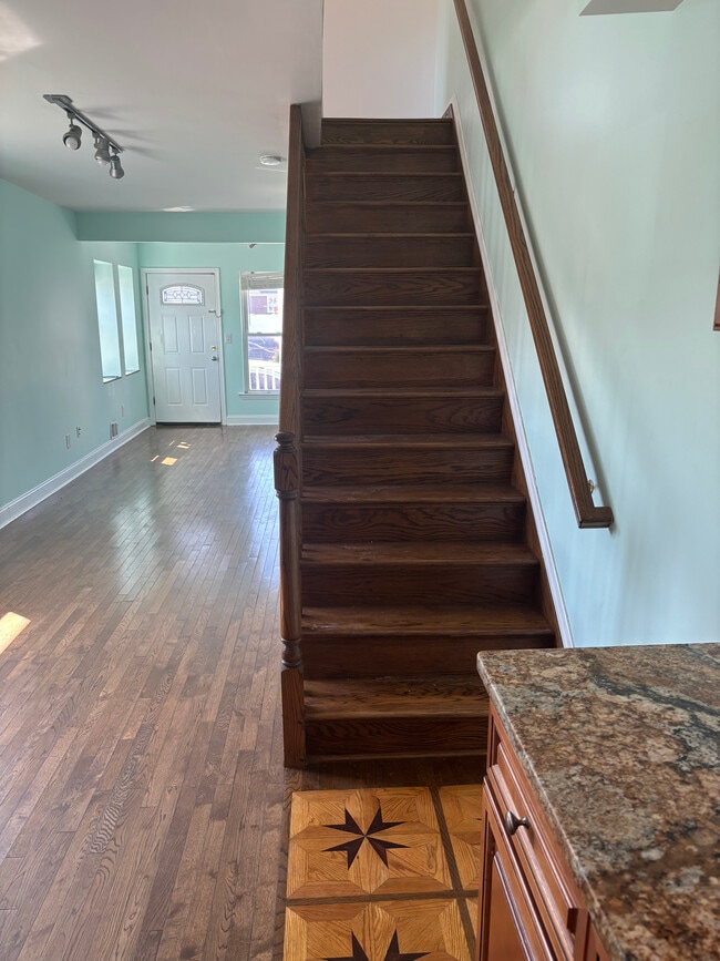Photo - 939 Meacham Ave