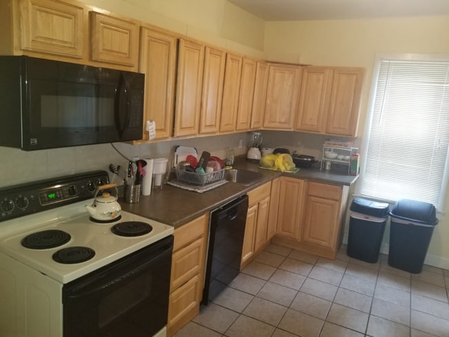 Building Photo - 4 E Broad St