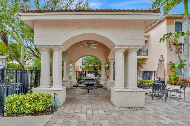 Photo - 2005 SE 10th Ave Unidad 419