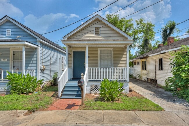 Building Photo - 1418 Maple St