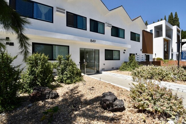 Building Photo - 849 N McCadden Pl Rental