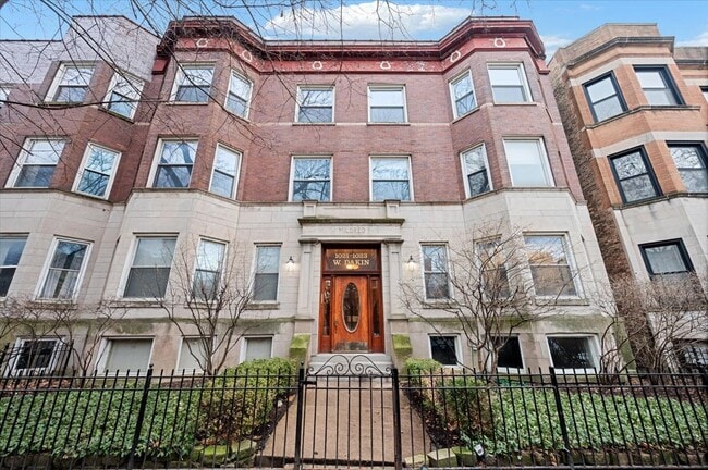 Building Photo - 1023 W Dakin St