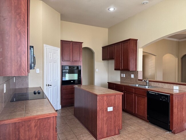 Photo - Beautiful 4 Bed/3 Bath Home For Lease In Z...