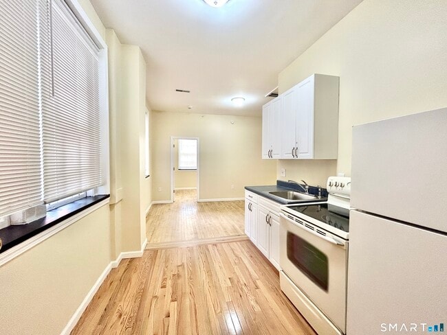 Photo - 135 W Main St Unit 2E