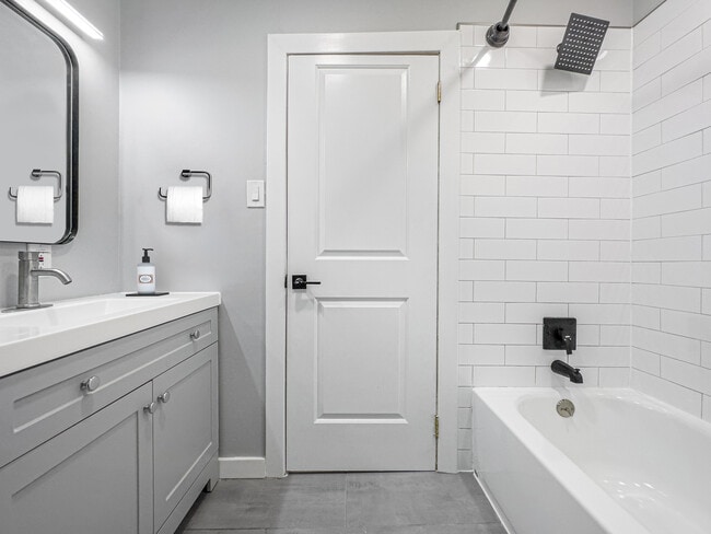 Photo - Plaza Apartments