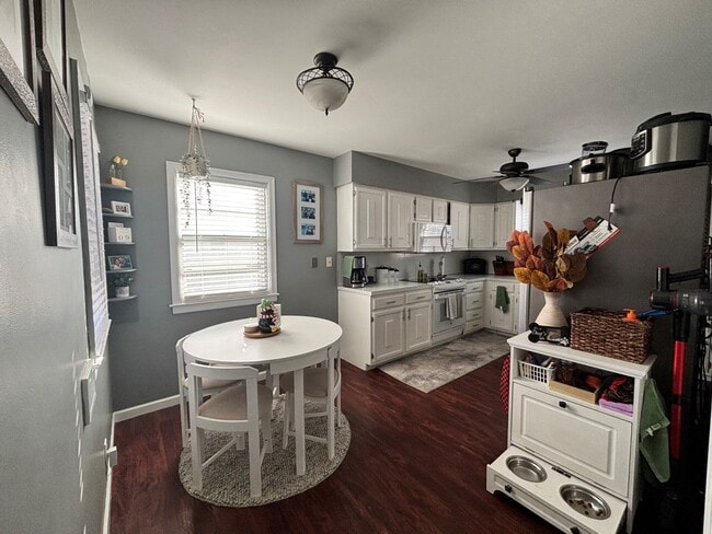 Photo - Home For Rent Bellevue.