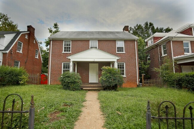 8br Single Family Home on 14th St NW (MIN... - 8br Single Family Home on 14th St NW (MIN...