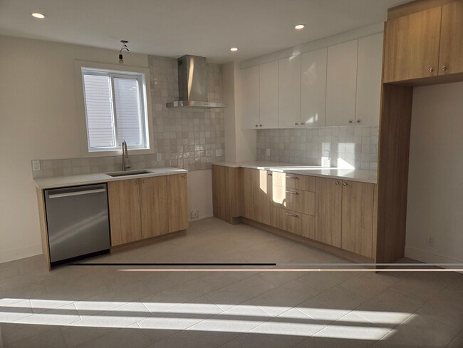 Photo - 120 Major Unit 4 1/2 rénové laval