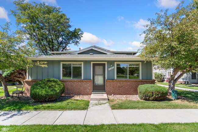 Building Photo - 1242 S Uvalda St Rental