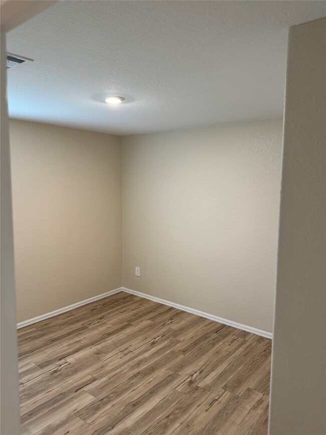 Building Photo - 17591 Longwood Trce Ln