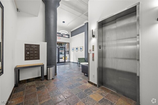 Building Photo - 2077 E 4th St Unit 8E Rental