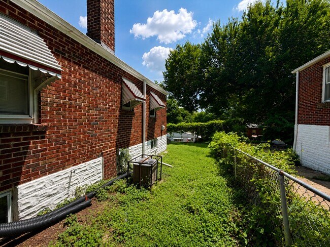Photo - 5218 Fletcher St
