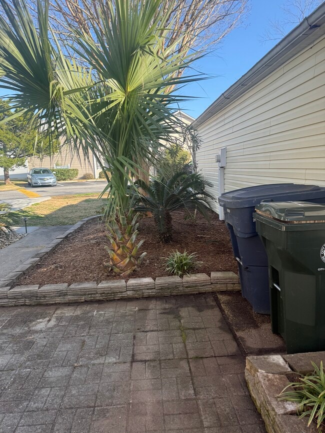Photo - 203 Lyons Cove Dr
