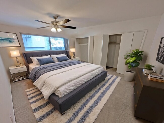 Photo - 833 S Plymouth Blvd Unidad 839-5