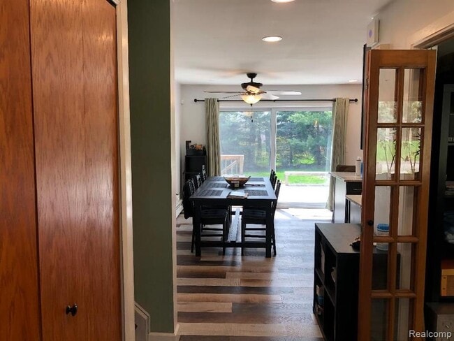 Photo - 8135 Kenwick St
