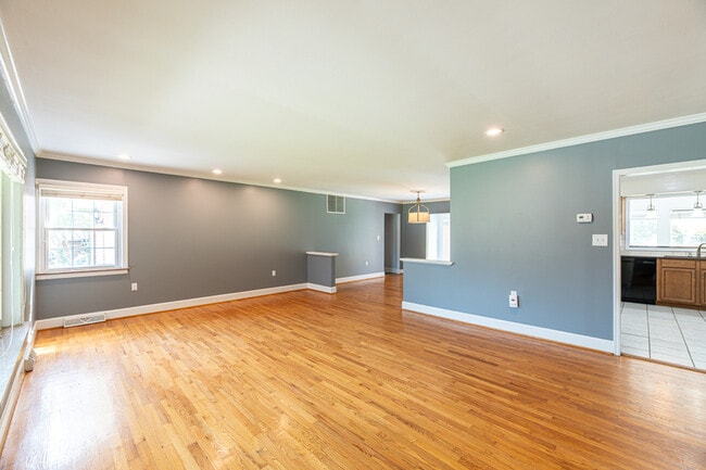 Photo - 1719 Scenic Dr