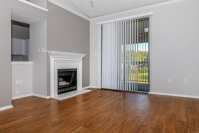 Living Room w/fireplace
