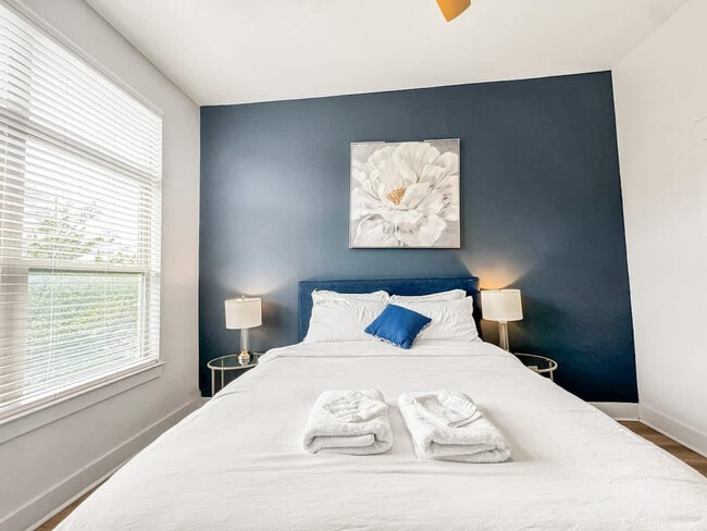 Photo - 310 N Malcolm X Blvd Unidad ID1055691P