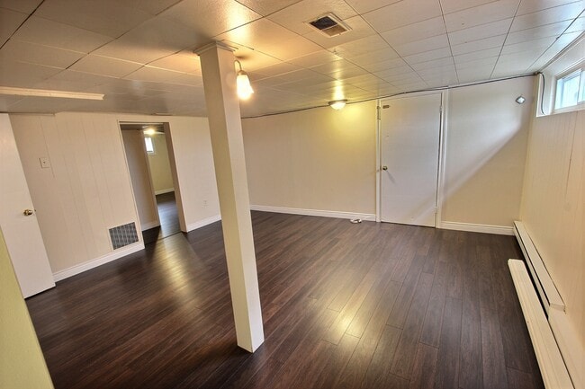 Building Photo - 264 Reade St Unit 264-B