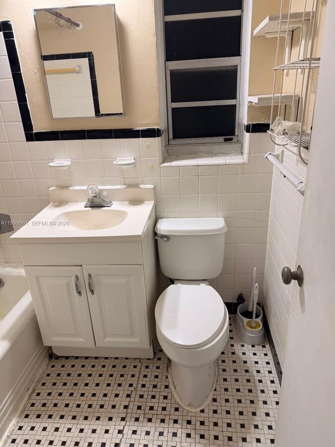 Photo - 1955 Taylor St Unit 1-2