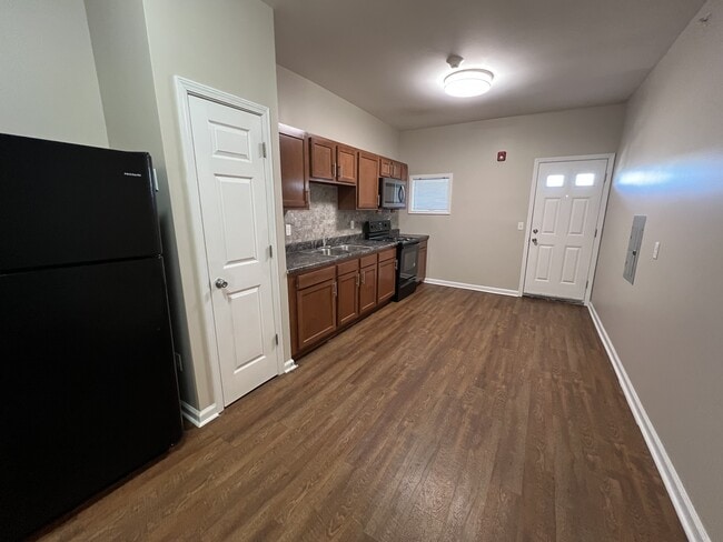 Eat-In Kitchen
