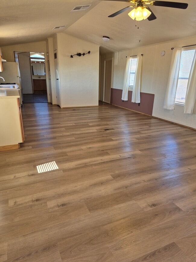 Photo - 4413 E Glisch Rd