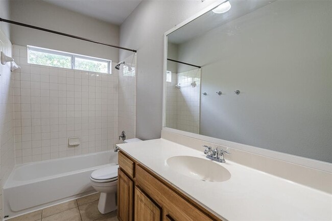 Photo - 3316 Blumie St