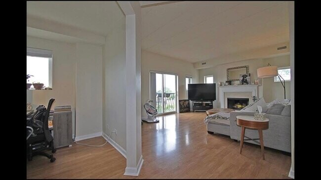 2021 N Kedzie Ave Unidad 5B