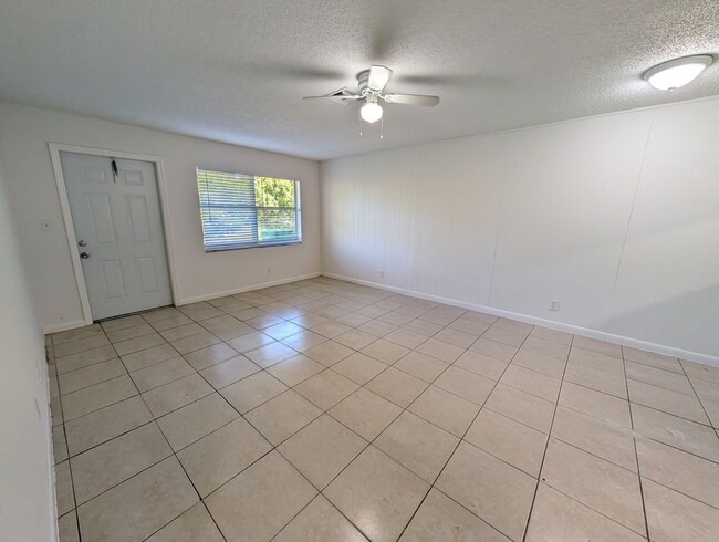 Photo - 3600 Riverside Dr Unit B